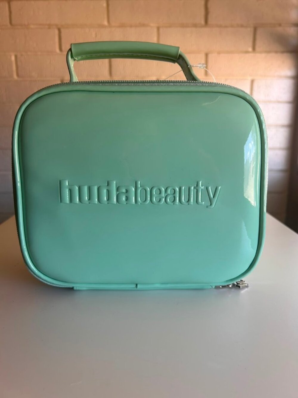 Huda Beauty beauty bag mint
